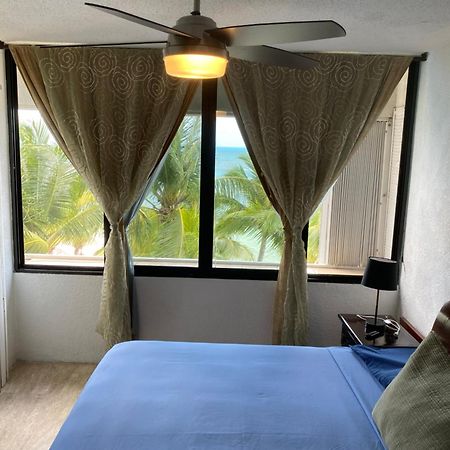 Front Beach Private Room With Shared Bathroom Cancún Kültér fotó