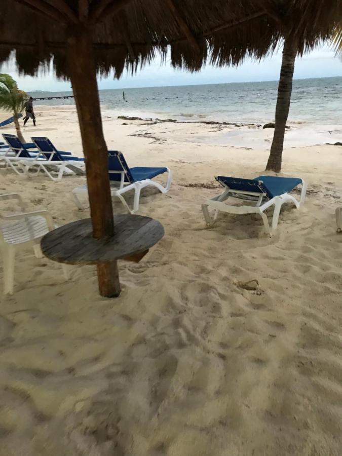 Front Beach Private Room With Shared Bathroom Cancún Kültér fotó