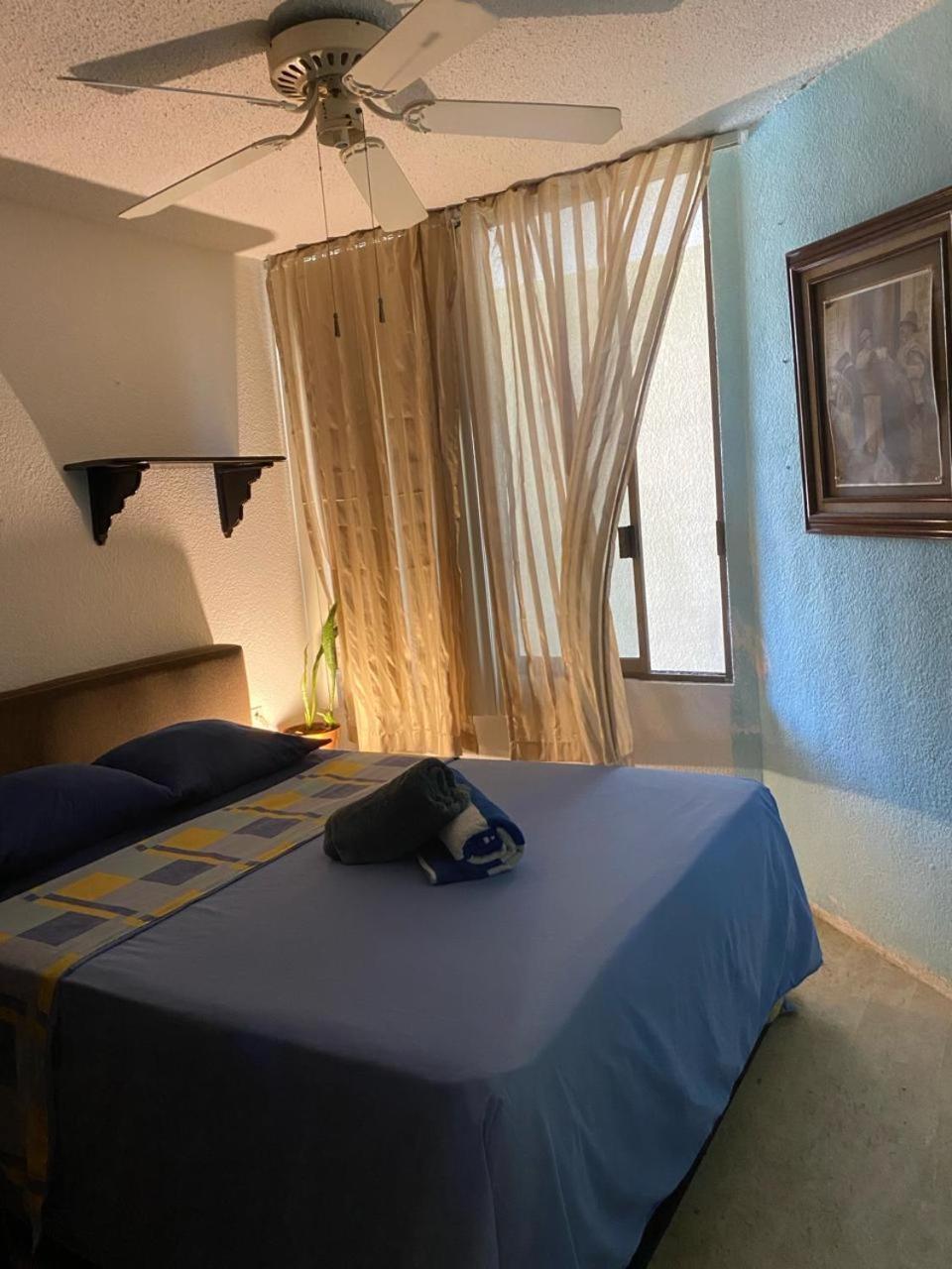 Front Beach Private Room With Shared Bathroom Cancún Kültér fotó