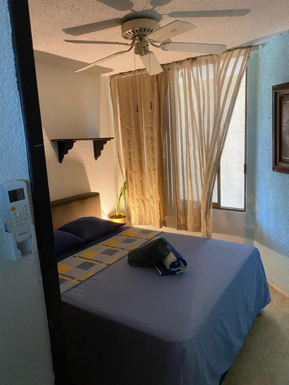 Front Beach Private Room With Shared Bathroom Cancún Kültér fotó