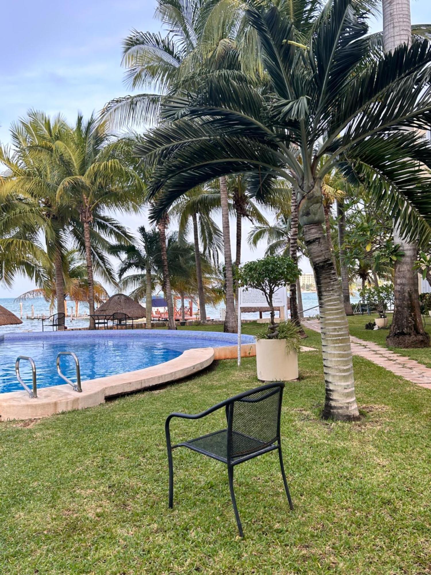 Front Beach Private Room With Shared Bathroom Cancún Kültér fotó