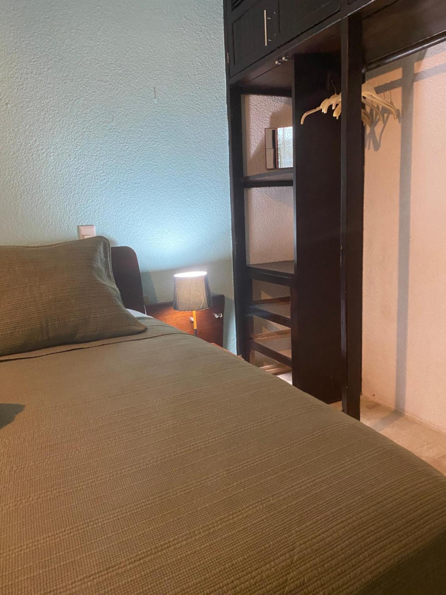 Front Beach Private Room With Shared Bathroom Cancún Kültér fotó