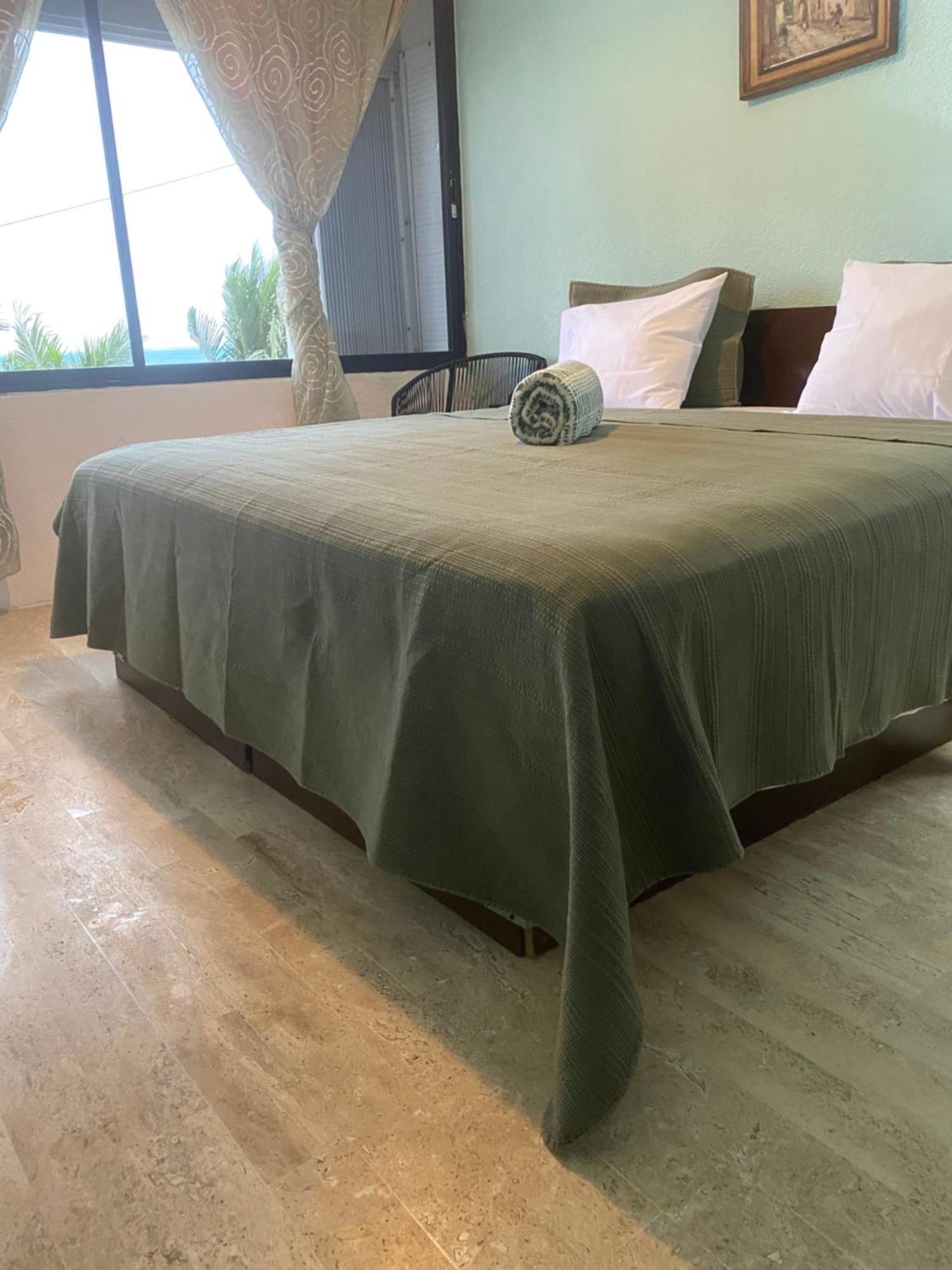 Front Beach Private Room With Shared Bathroom Cancún Kültér fotó