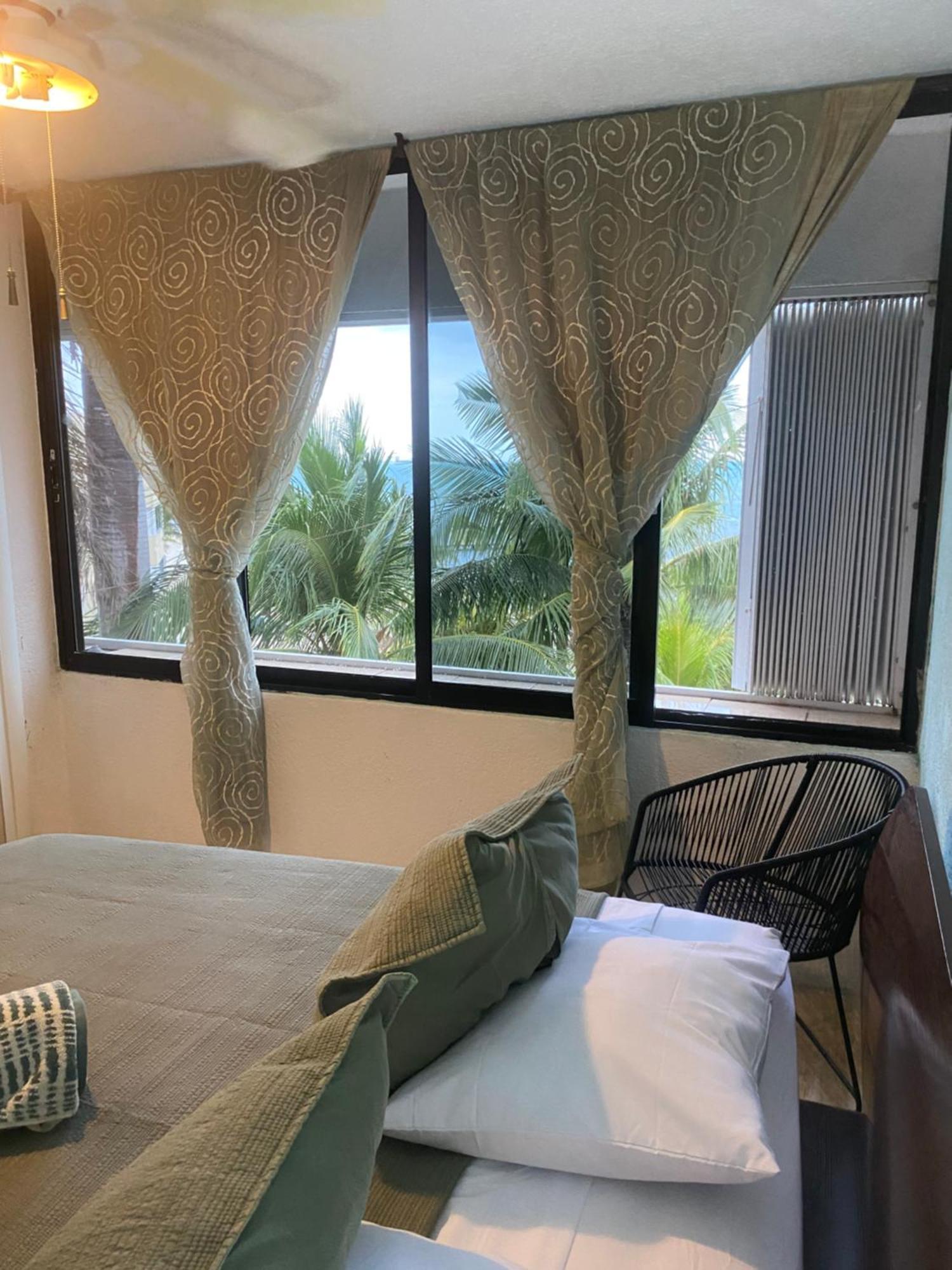 Front Beach Private Room With Shared Bathroom Cancún Kültér fotó