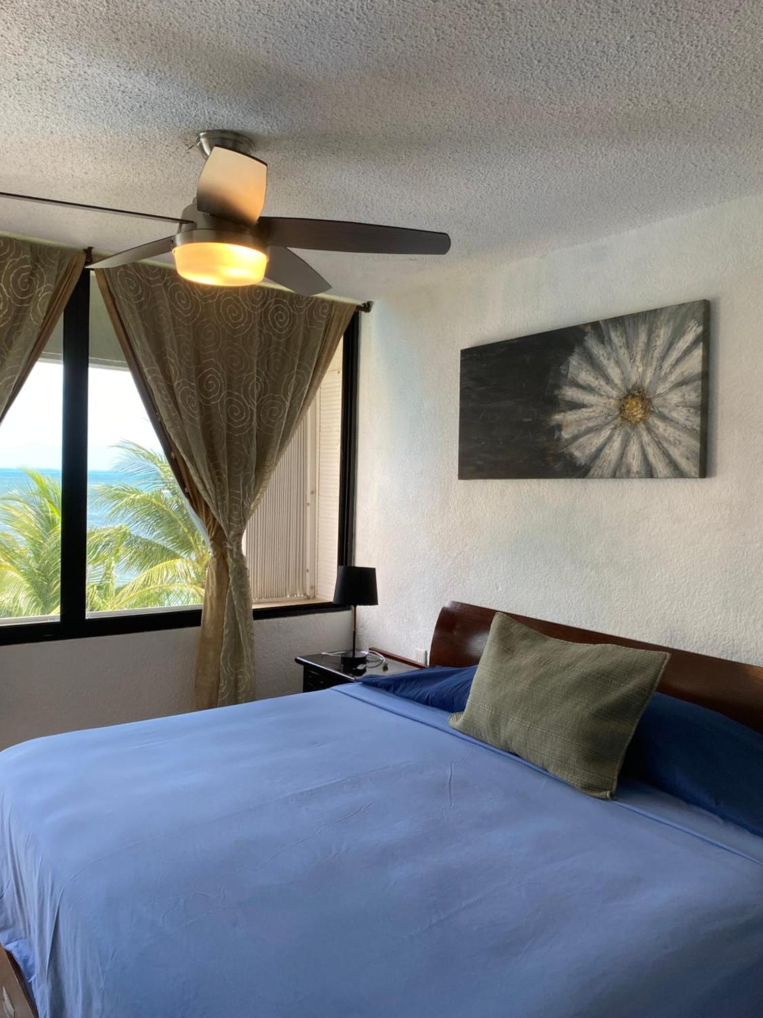 Front Beach Private Room With Shared Bathroom Cancún Kültér fotó